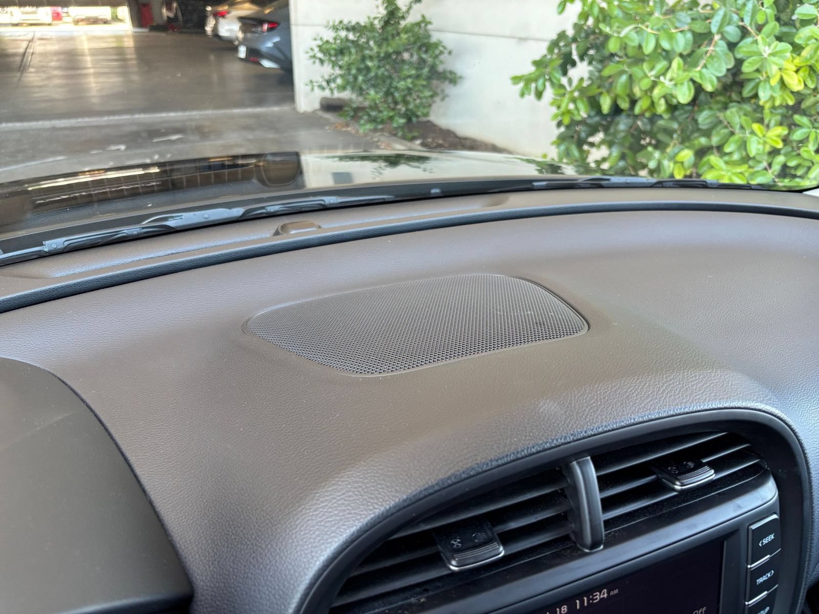 Used 2025 Kia Soul LX w/ LX Technology Package FWD image 14