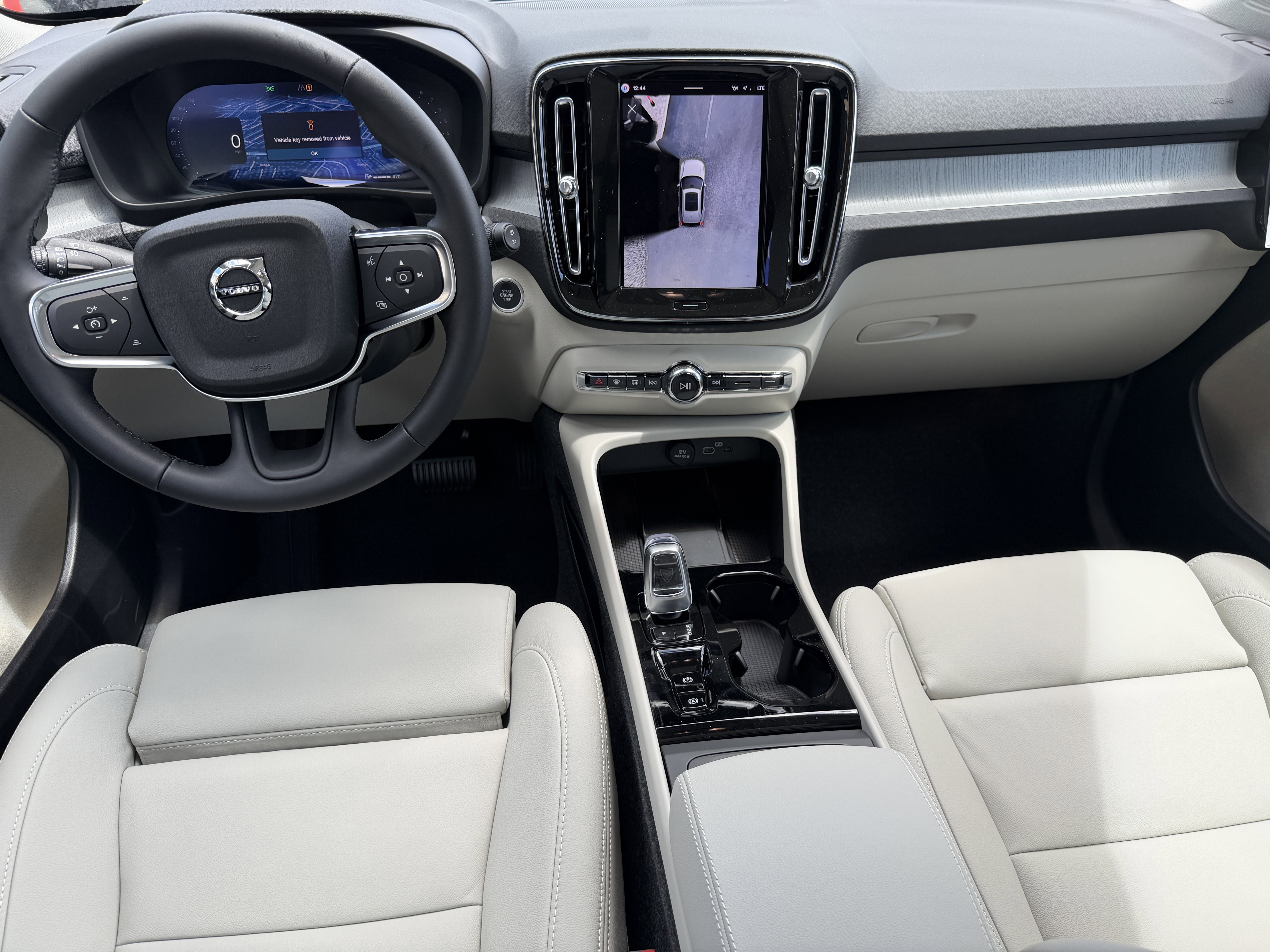 New 2026 Volvo XC40 B5 Plus w/ Climate Package AWD/4WD image 13