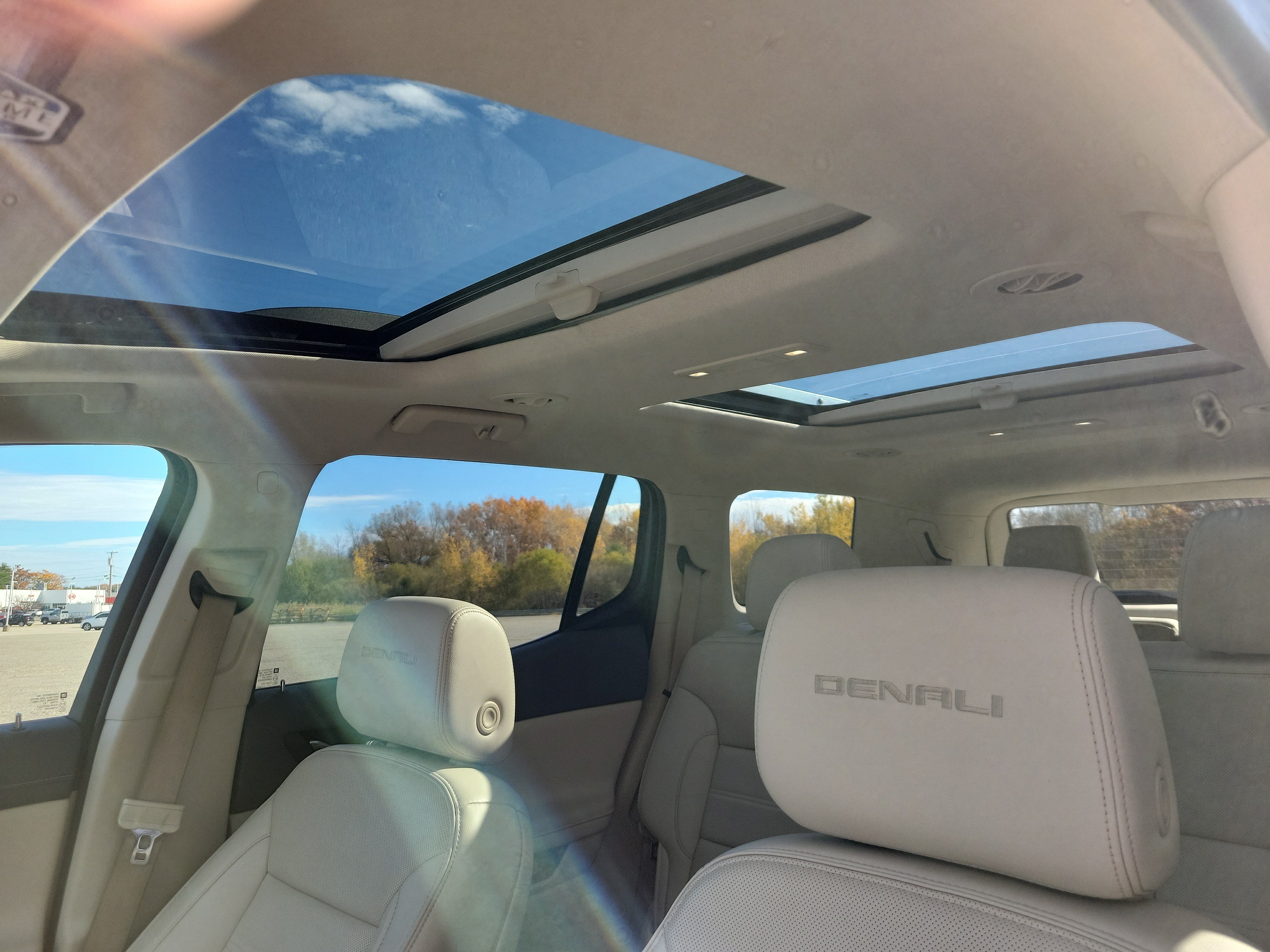 Used 2023 GMC Acadia Denali w/ Denali Technology Package AWD/4WD image 29