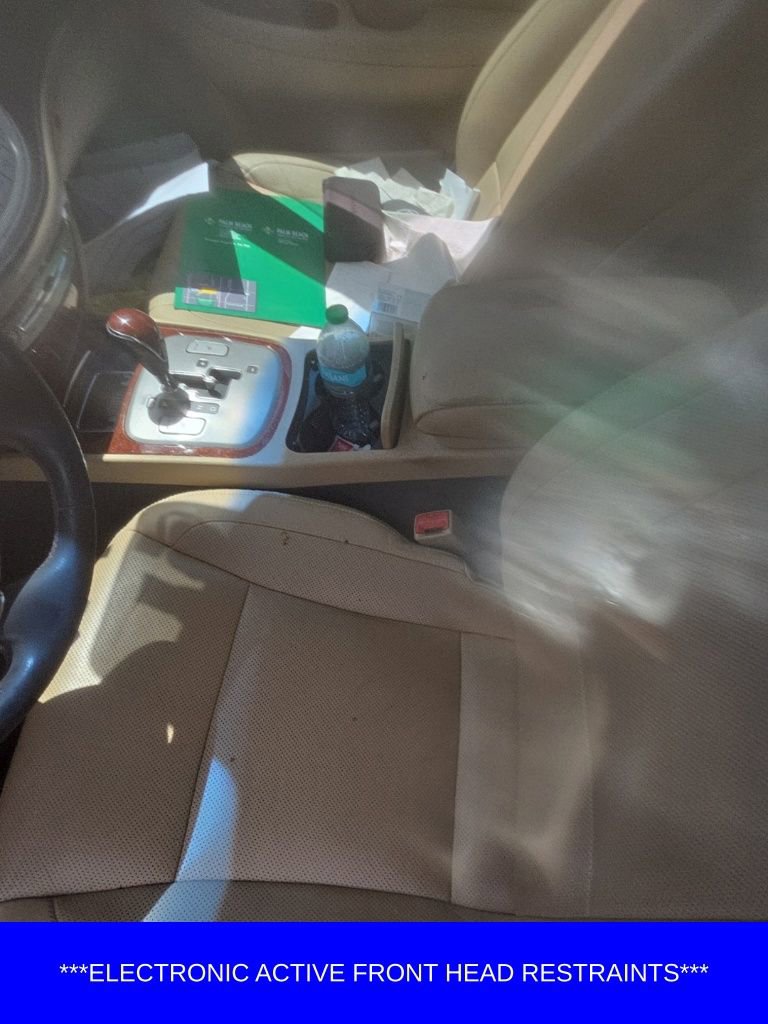 Used 2012 Hyundai Genesis 3.8 w/ Premium Pkg image 3