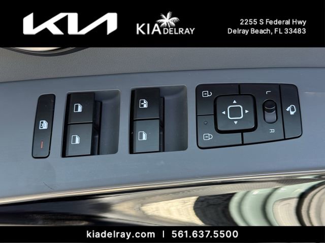 Used 2023 Kia Niro EX Touring FWD image 16