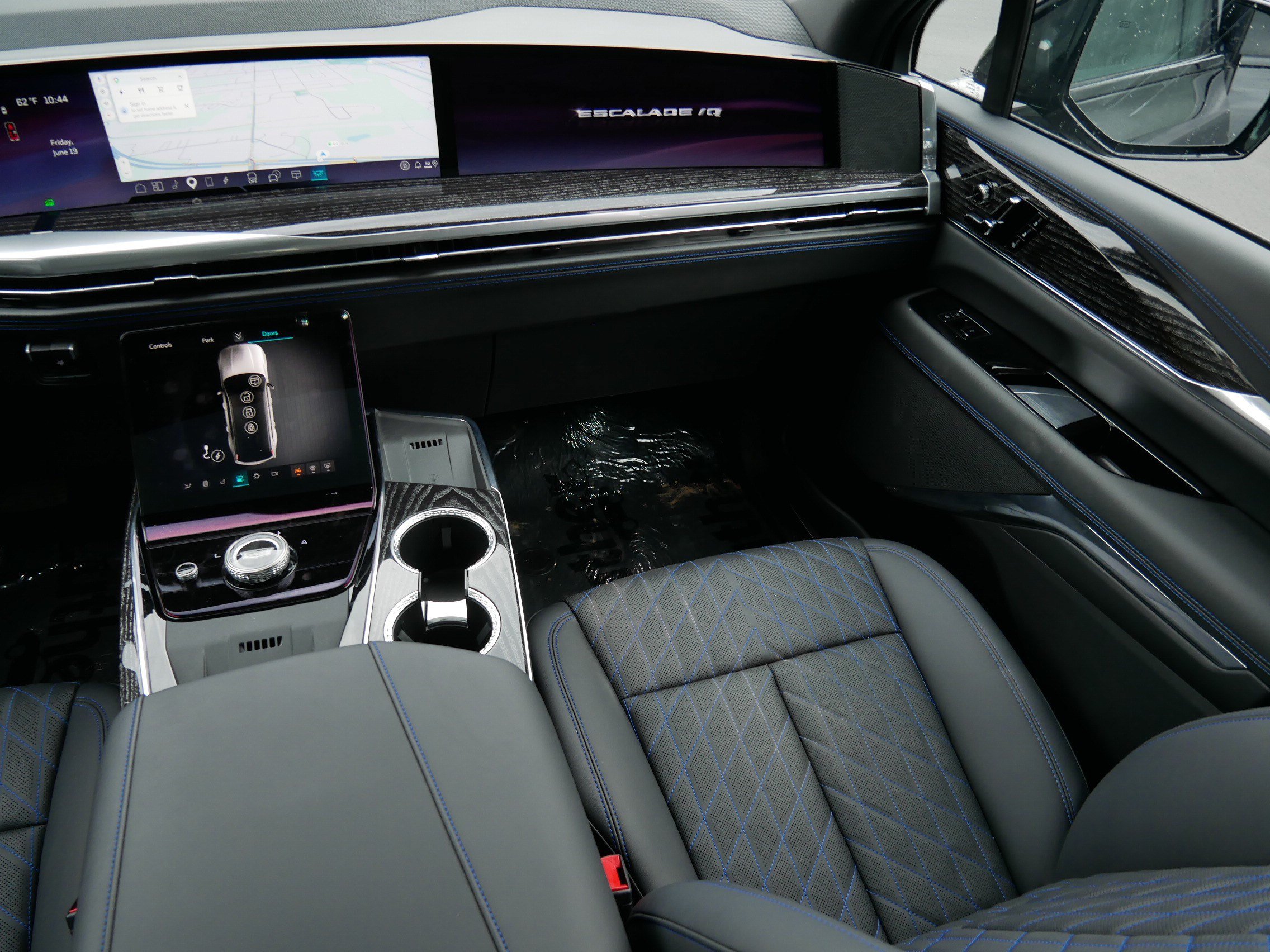 Certified 2025 Cadillac Escalade IQ Sport 1 w/ Smart Trailering package AWD/4WD image 10
