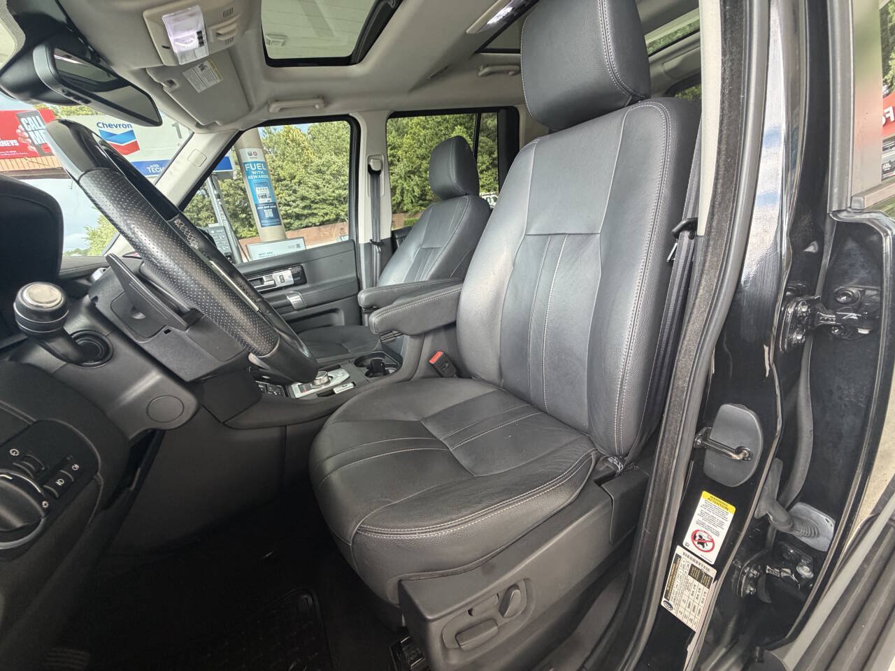 Used 2015 Land Rover LR4 HSE AWD/4WD image 5