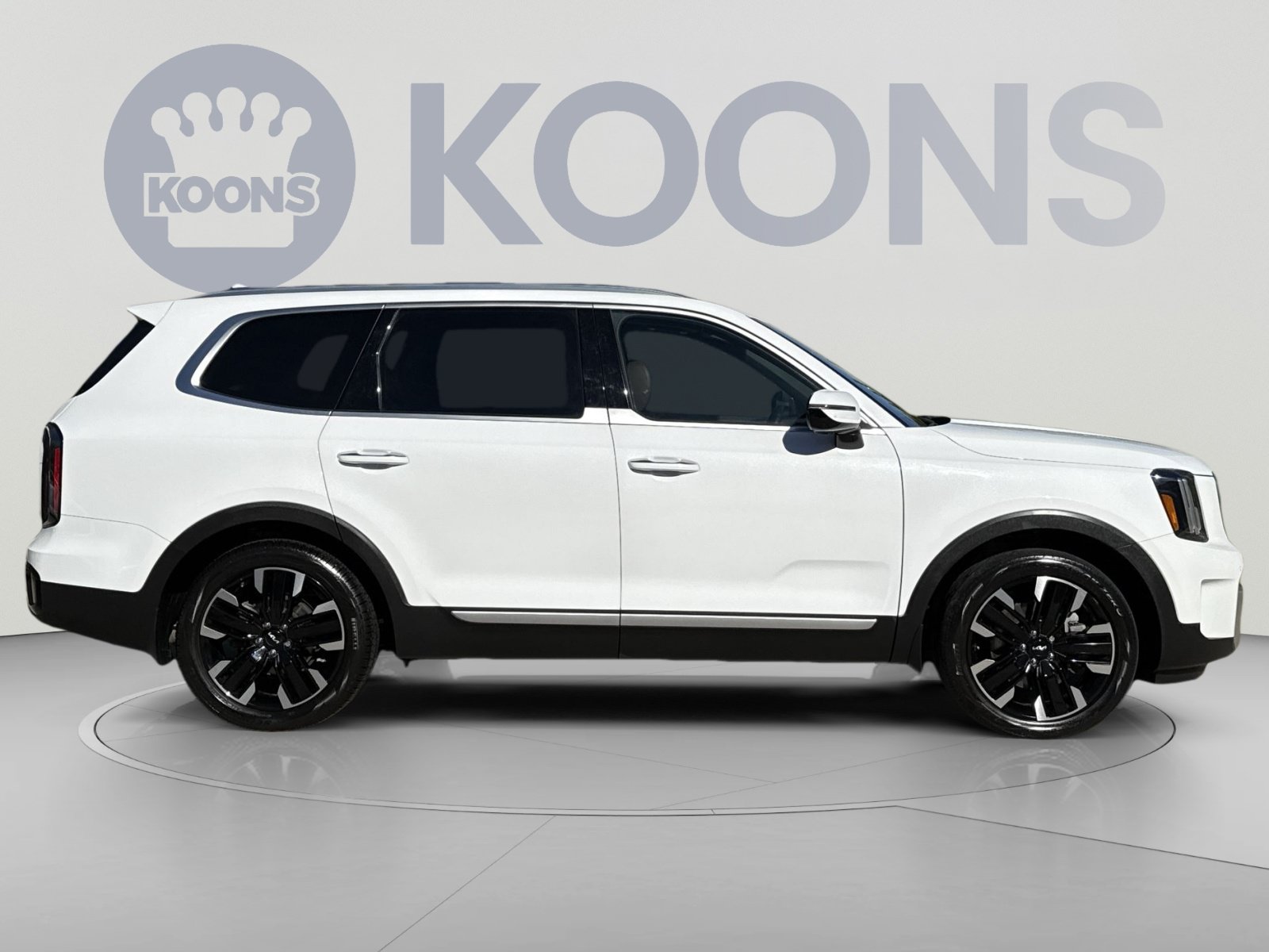 Used 2024 Kia Telluride SX w/ Towing Package FWD image 8