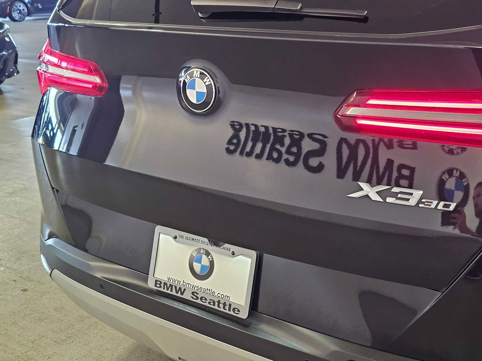 Used 2025 BMW X3 xDrive30i w/ Premium Package AWD/4WD image 8