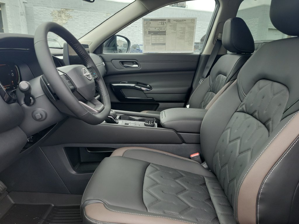 New 2026 Nissan Pathfinder Platinum AWD/4WD image 22
