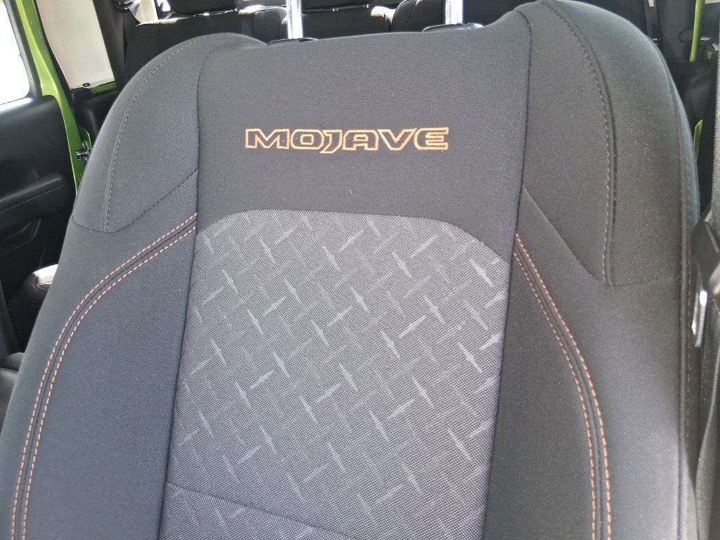 Used 2025 Jeep Gladiator Mojave w/ Convenience Group image 17