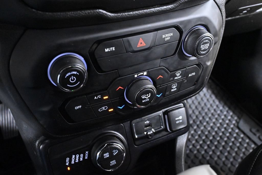 Used 2019 Jeep Renegade Trailhawk AWD/4WD image 17