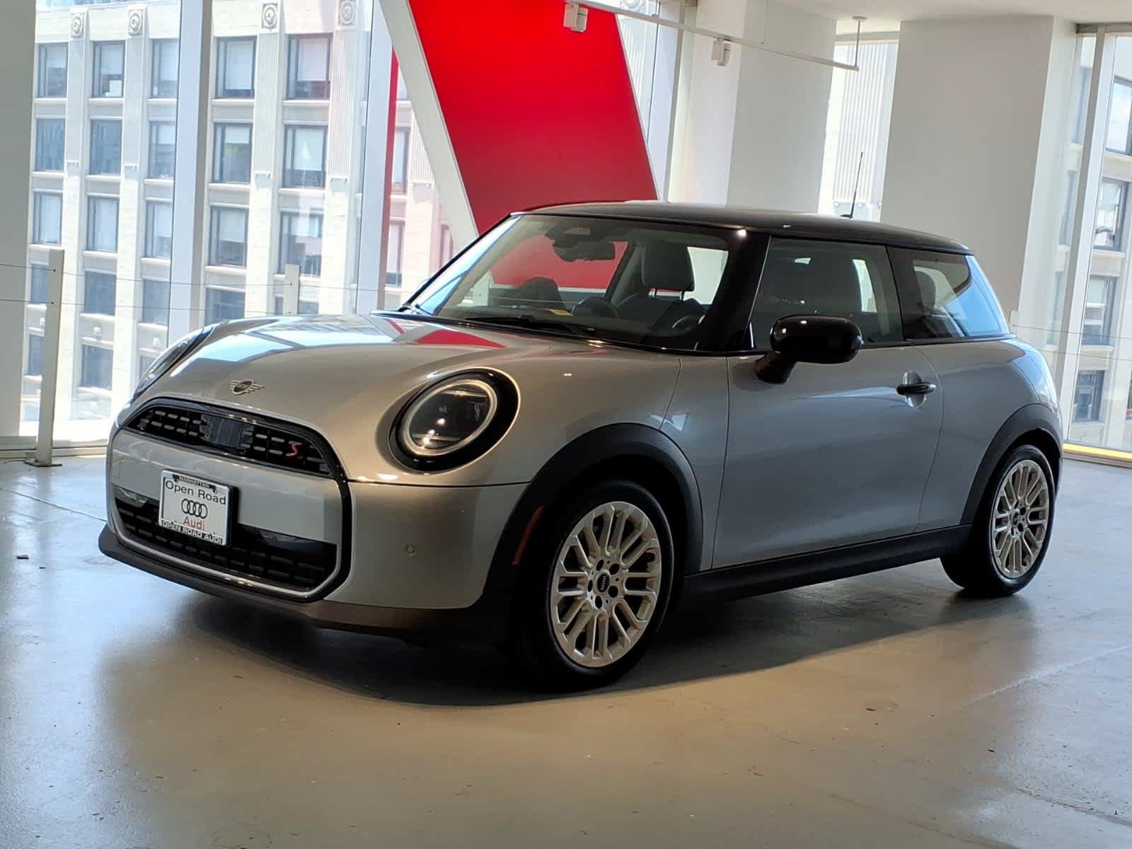 Used 2025 MINI Cooper S FWD image 1