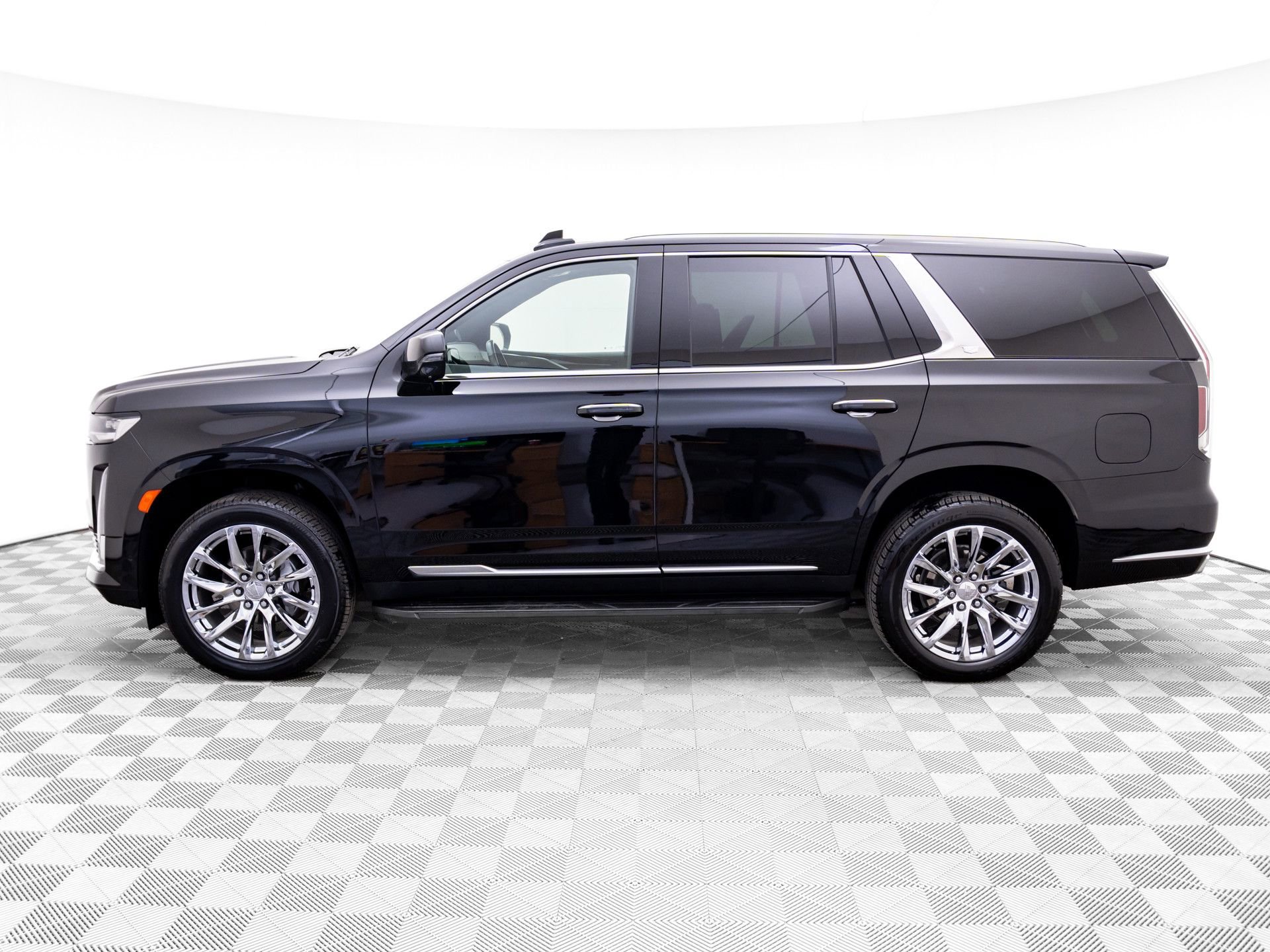 Used 2021 Cadillac Escalade Premium Luxury w/ LPO, Radiant Package video 2