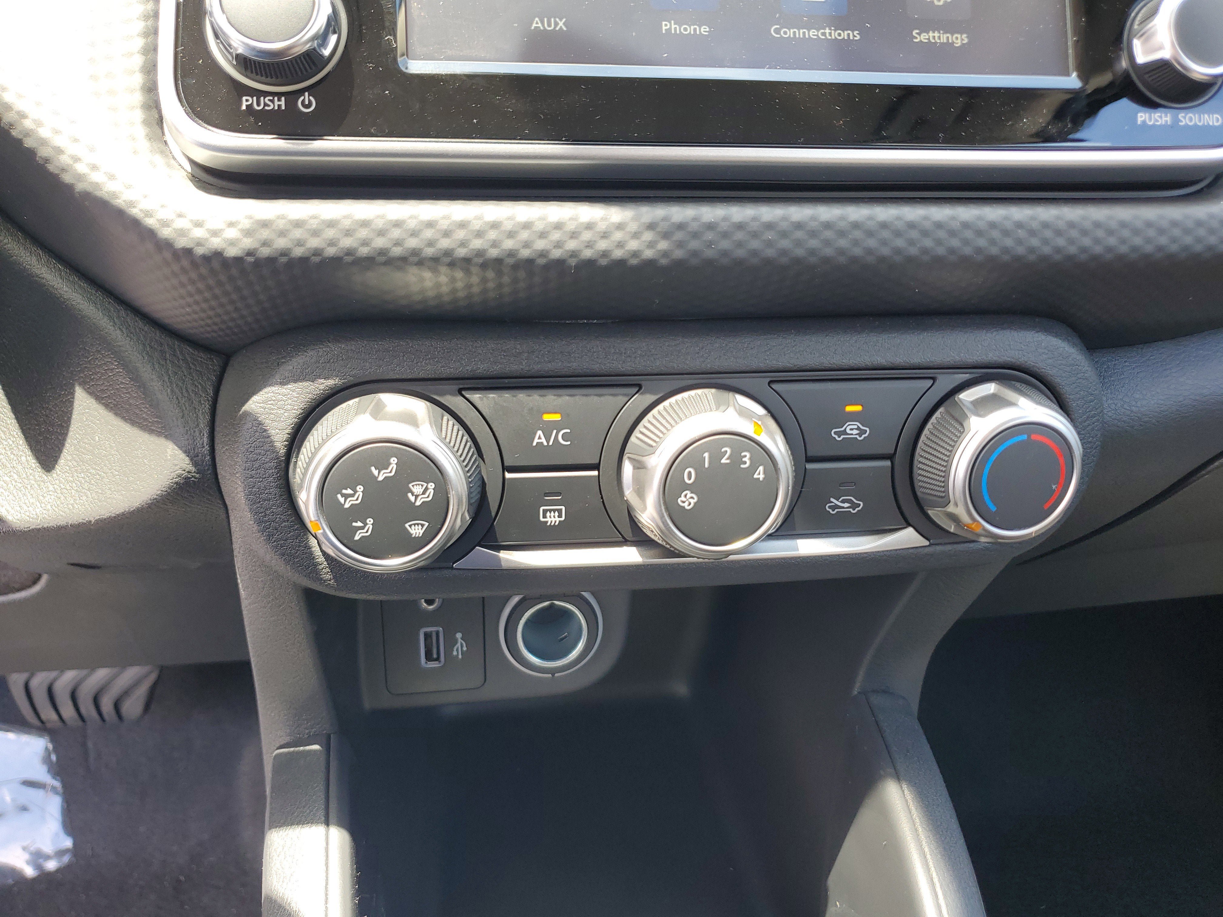 New 2025 Nissan Kicks Play S FWD image 24