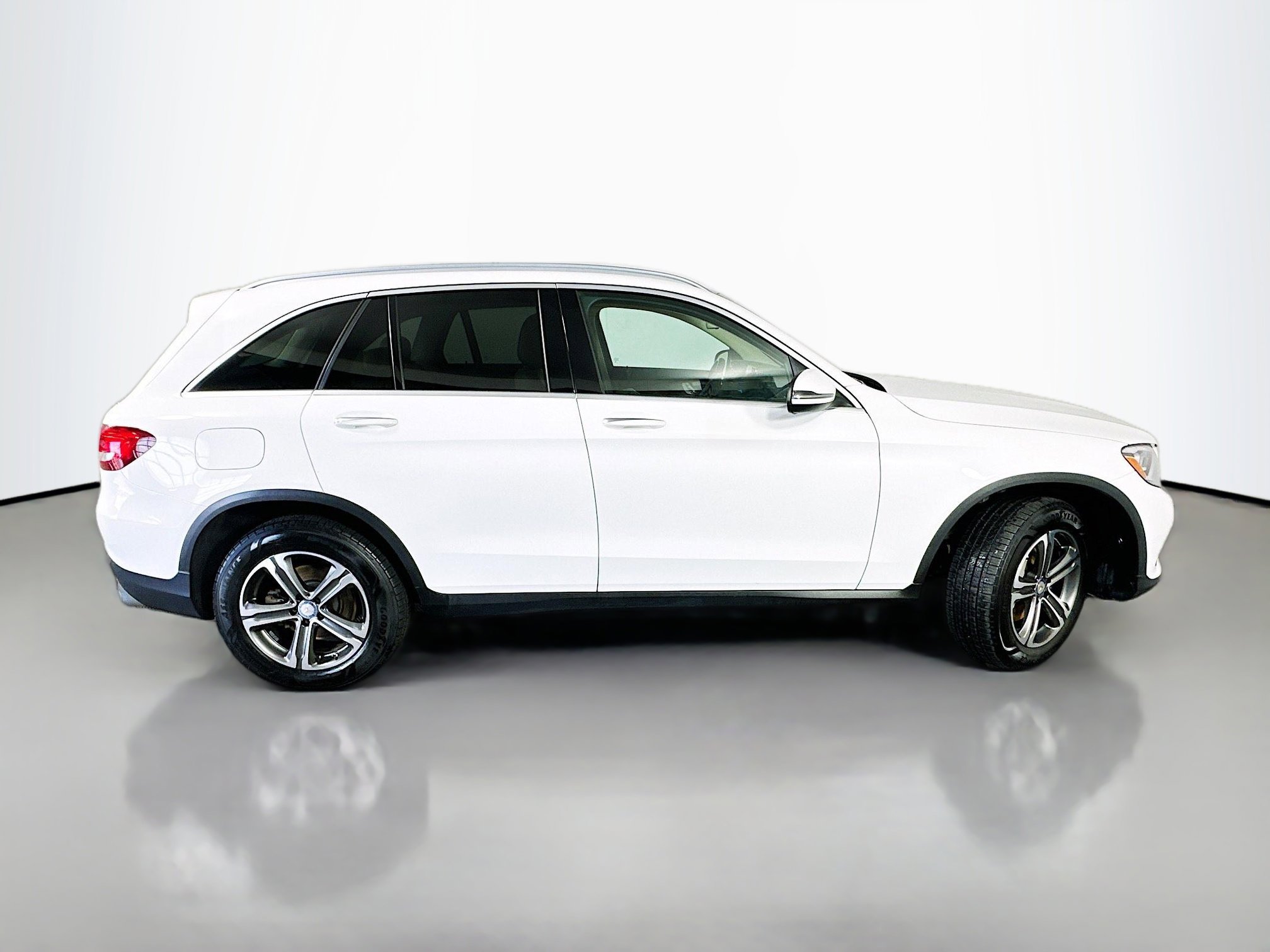 Certified 2016 Mercedes-Benz GLC 300 4MATIC image 8