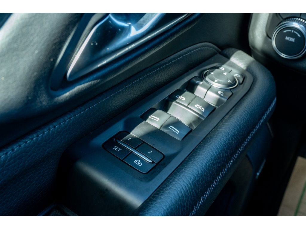 Used 2024 GMC Yukon XL Denali AWD/4WD image 28