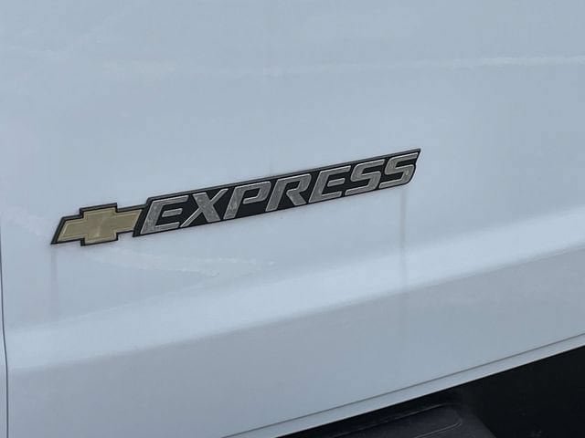 New 2025 Chevrolet Express 2500 w/ Driver Convenience Package RWD image 10