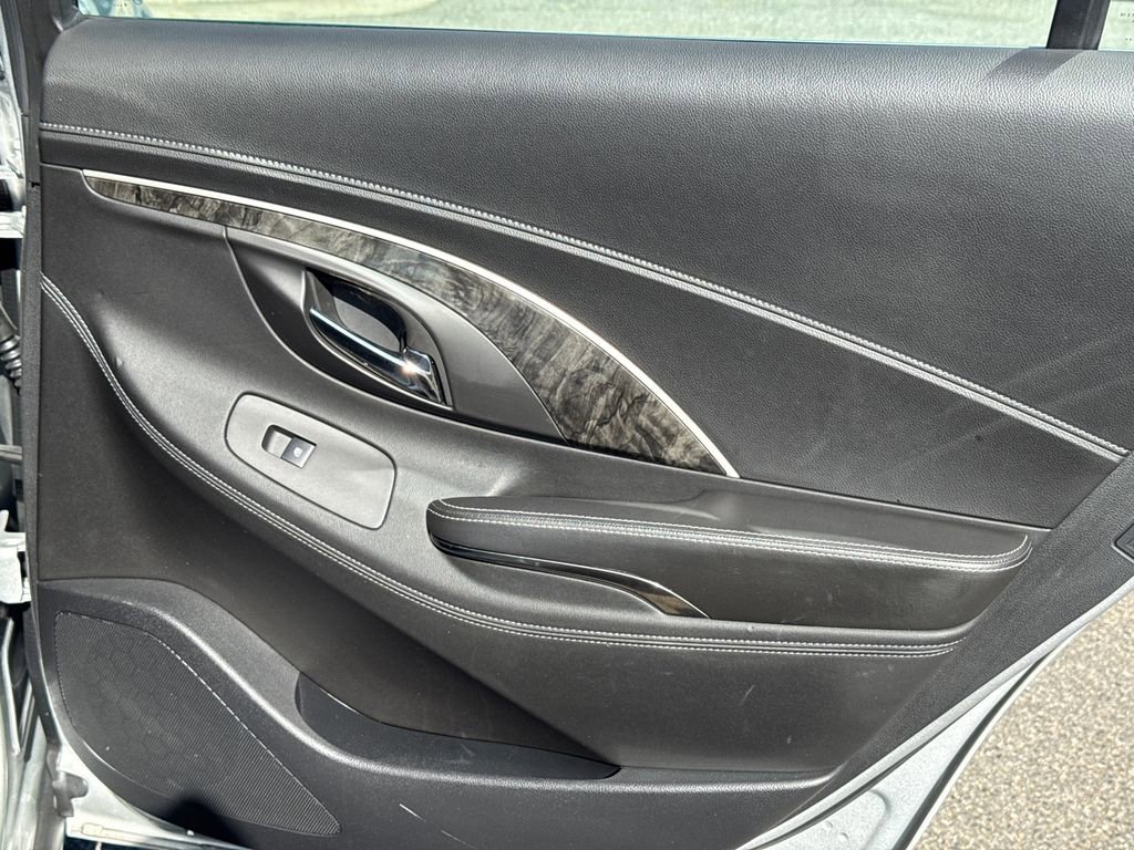 Used 2015 Buick LaCrosse Leather image 16