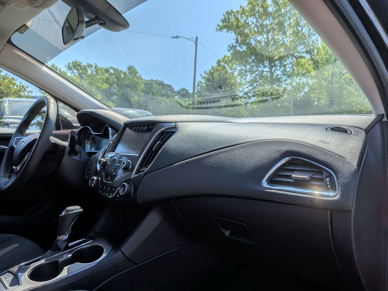 Used 2017 Chevrolet Cruze LT w/ Sun And Sound Package FWD image 38