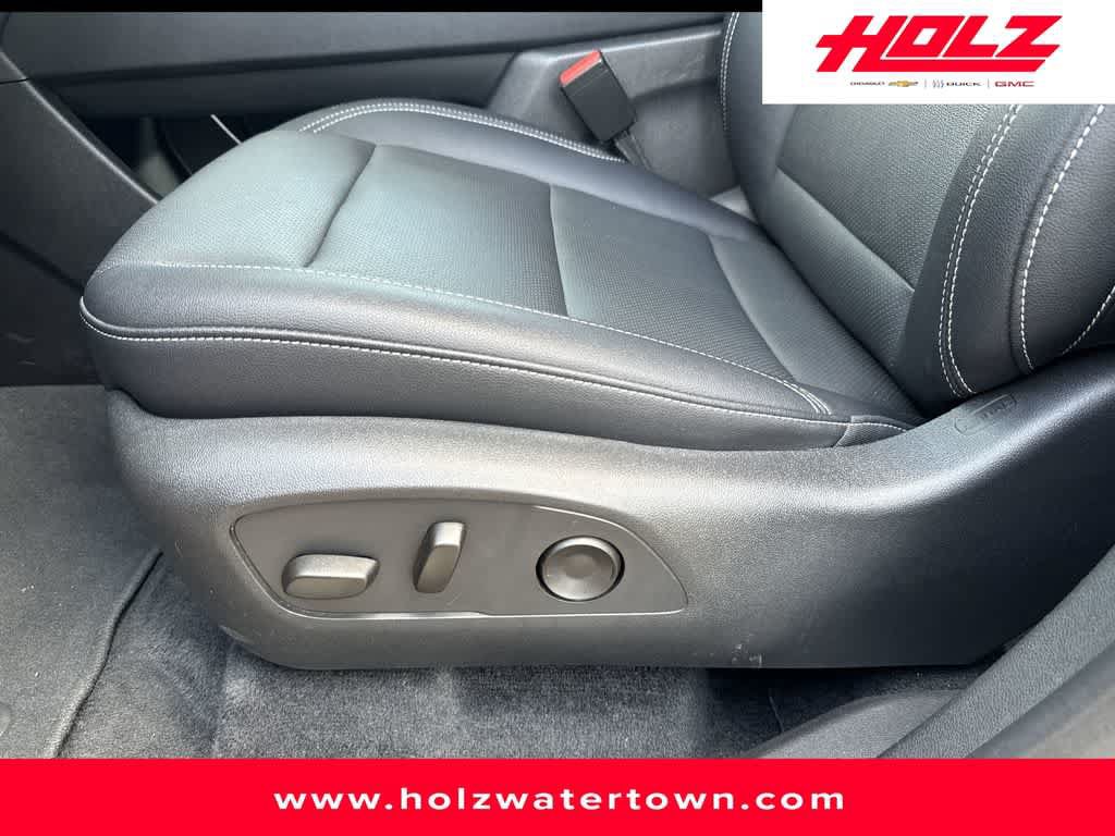 Certified 2025 Chevrolet Traverse LT AWD/4WD image 11