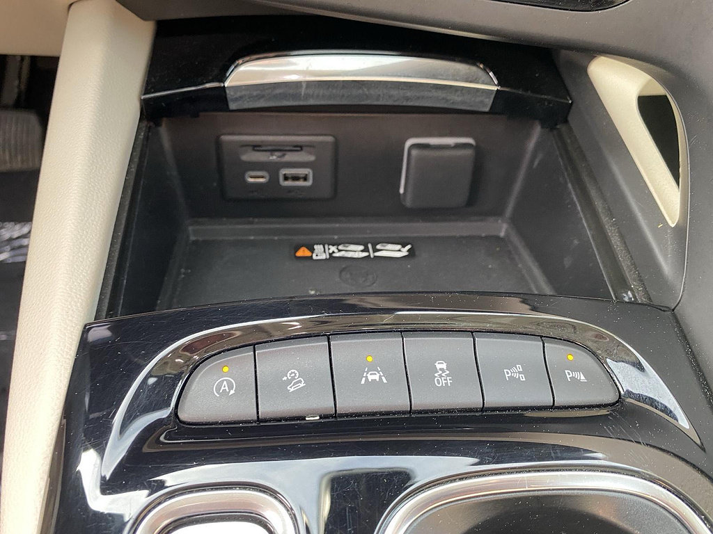 Used 2023 Buick Envision Avenir AWD/4WD image 25