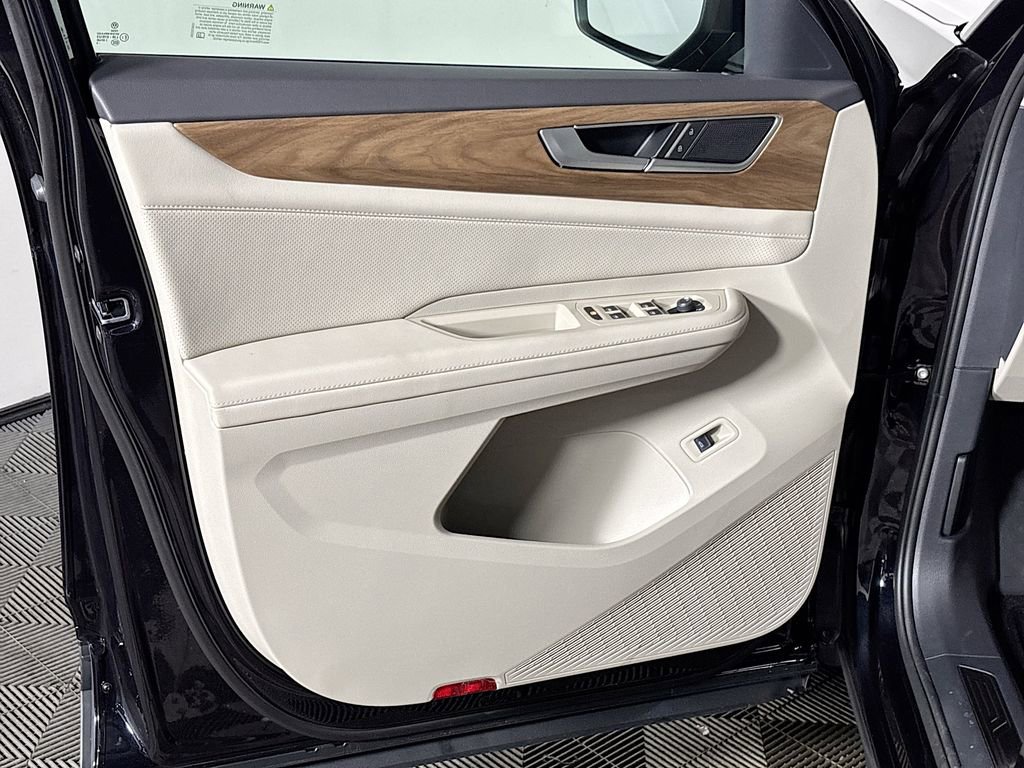 New 2025 Volkswagen Atlas SE image 10