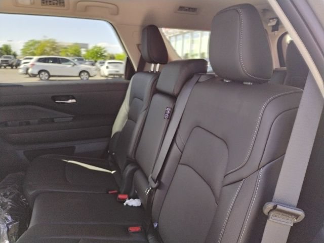 New 2026 Nissan Pathfinder SL w/ Cargo Package AWD/4WD image 12