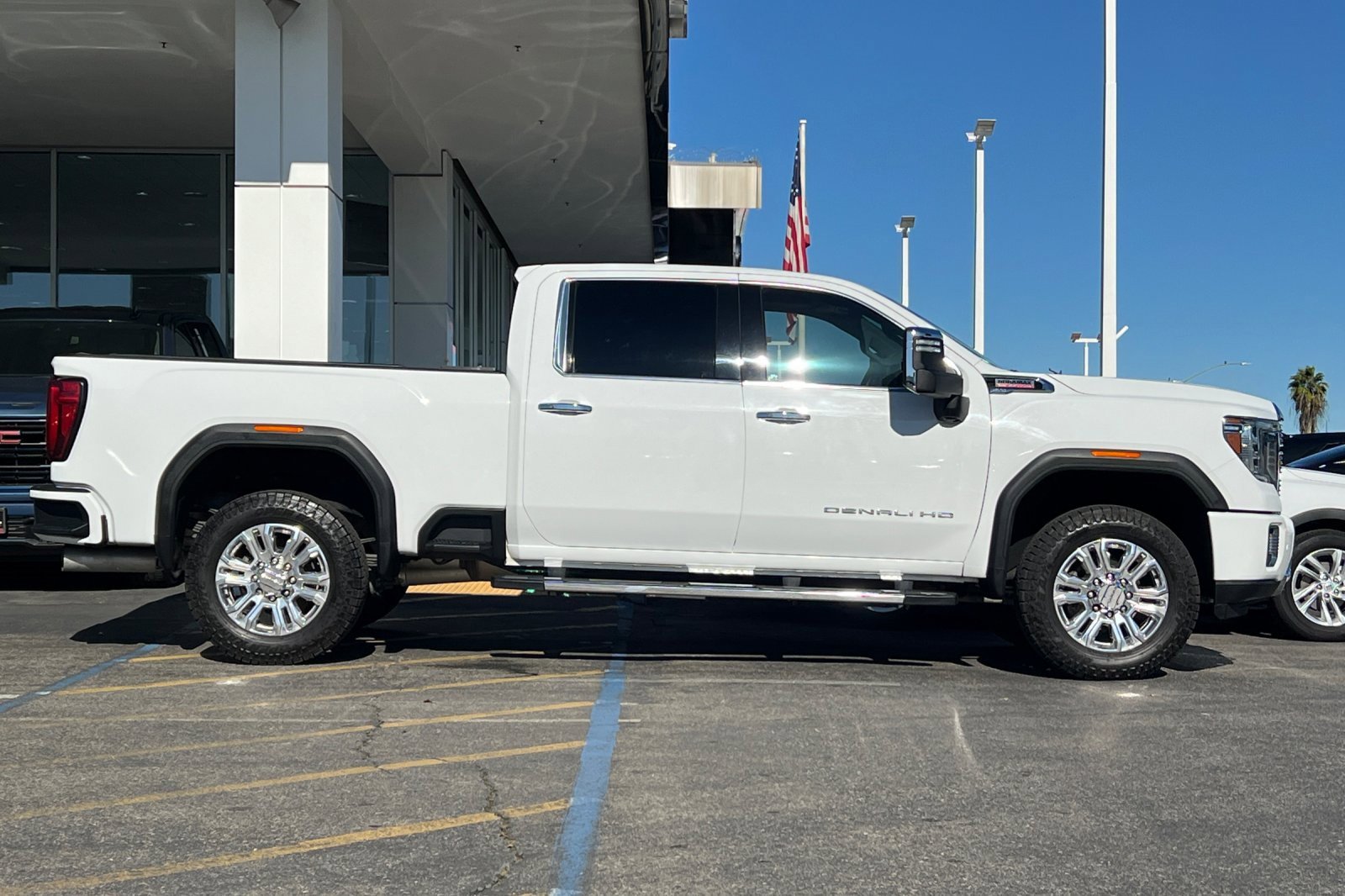 Used 2020 GMC Sierra 3500 Denali w/ Denali Ultimate Package image 3