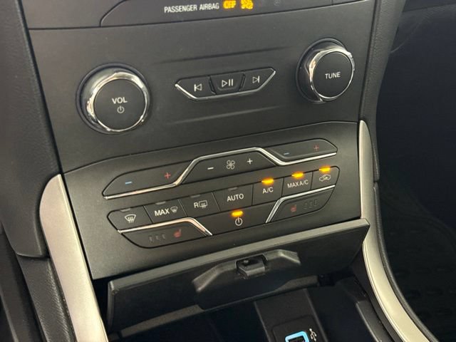 Used 2019 Ford Edge SEL w/ Equipment Group 201A AWD/4WD image 25