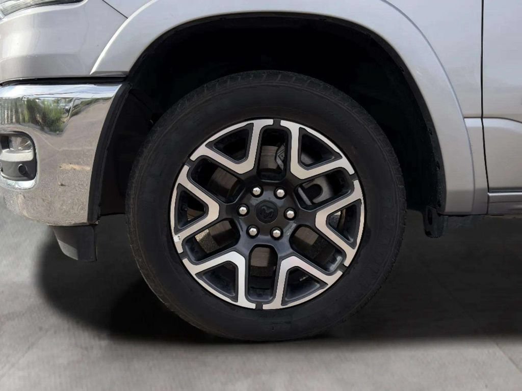 Used 2026 RAM 1500 Laramie AWD/4WD image 31