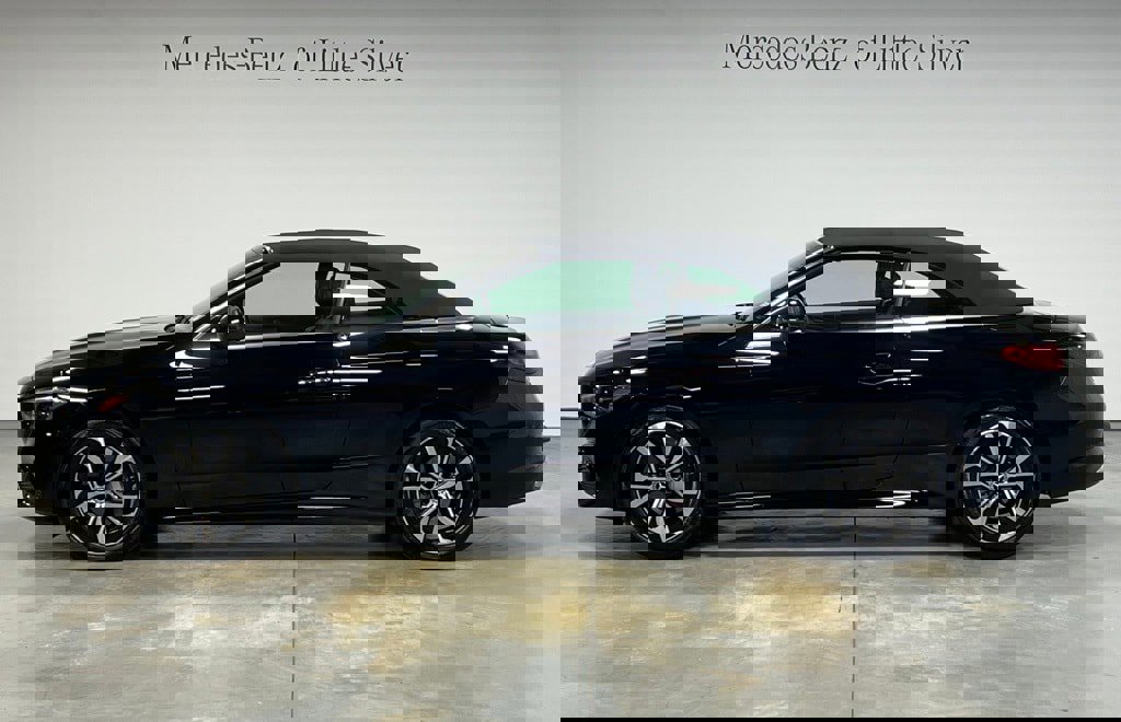 Used 2025 Mercedes-Benz CLE 300 4MATIC Cabriolet image 2