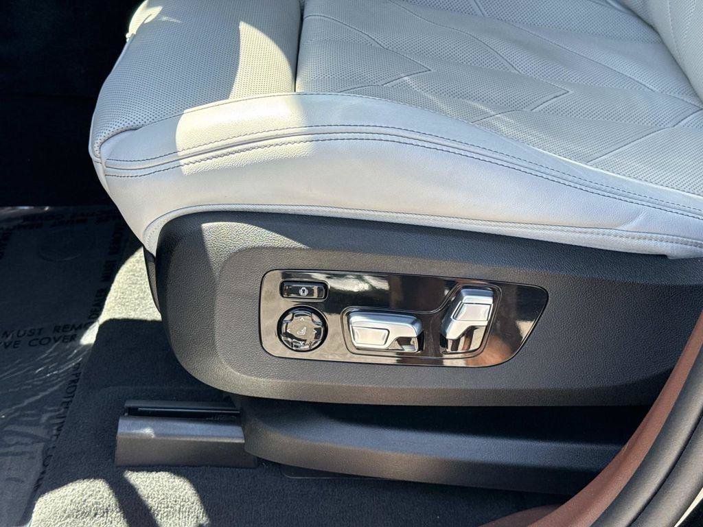 Used 2023 BMW XM w/ M Driver's Package AWD/4WD image 29