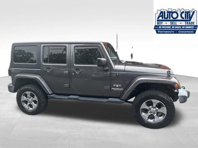 Used 2016 Jeep Wrangler Unlimited Sahara w/ Dual Top Group AWD/4WD image 36