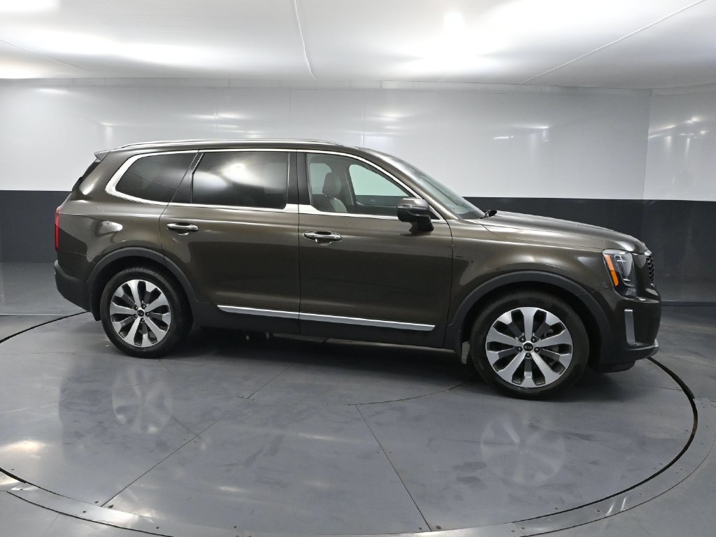 Used 2020 Kia Telluride S w/ S 8 Passenger Seating Package AWD/4WD image 3