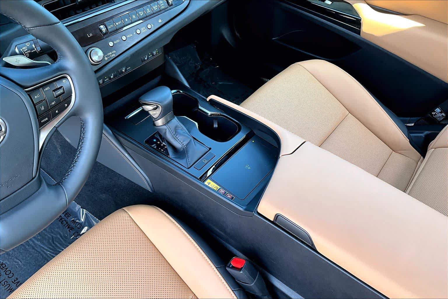 Used 2025 Lexus ES 350 w/ Premium Package FWD image 17