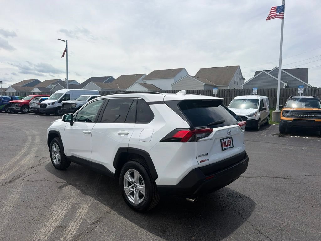 Used 2019 Toyota RAV4 XLE w/ Convenience Package AWD/4WD image 5