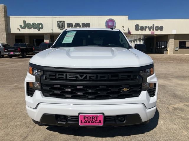 Used 2025 Chevrolet Silverado 1500 Custom image 2