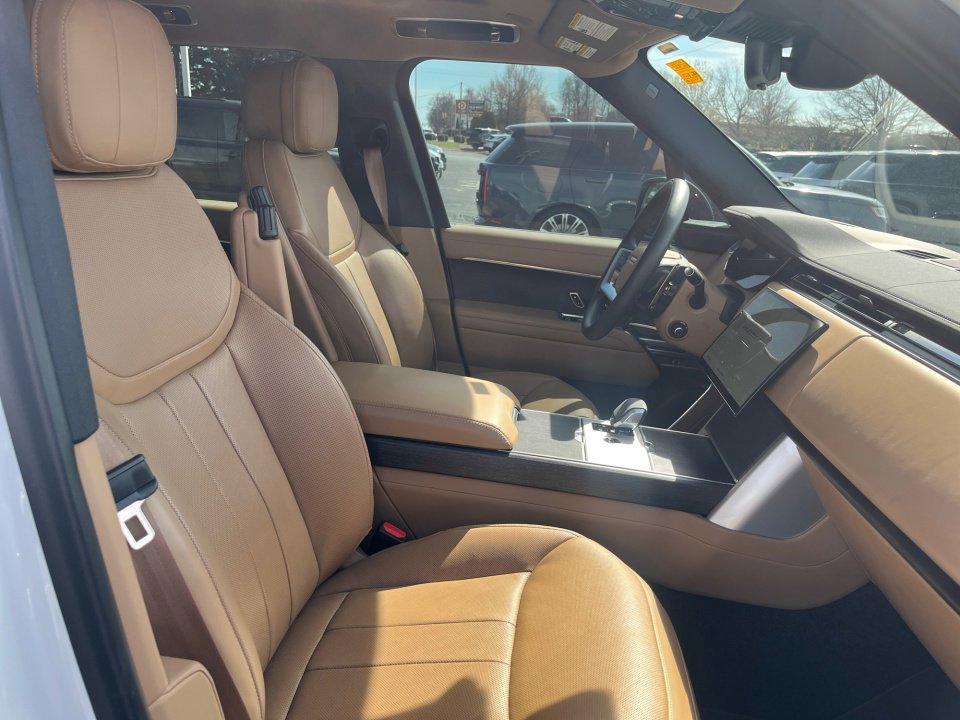 Certified 2024 Land Rover Range Rover SE AWD/4WD image 28
