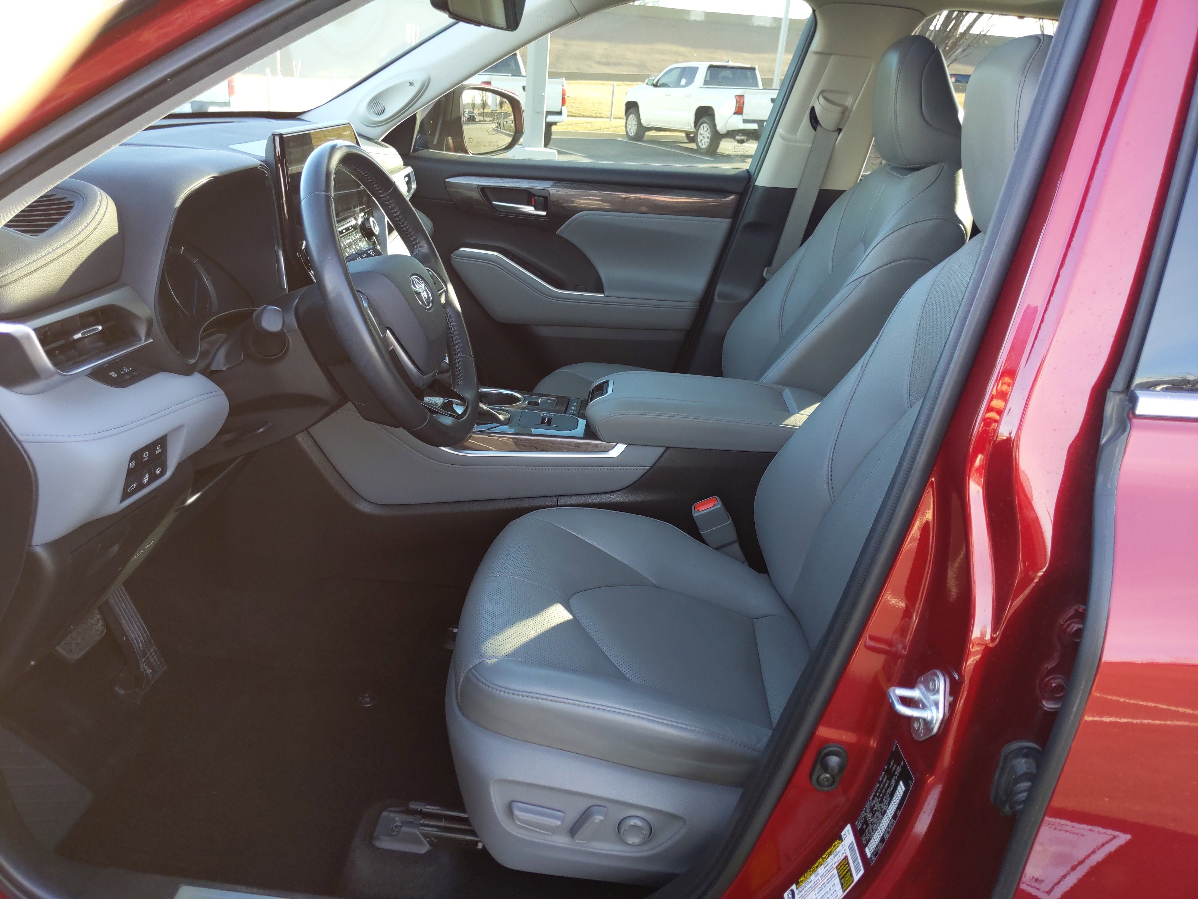 Certified 2021 Toyota Highlander Limited image 16