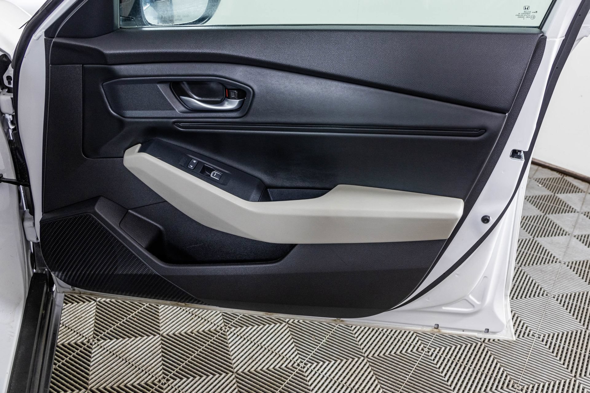 Used 2025 Honda Accord SE image 46