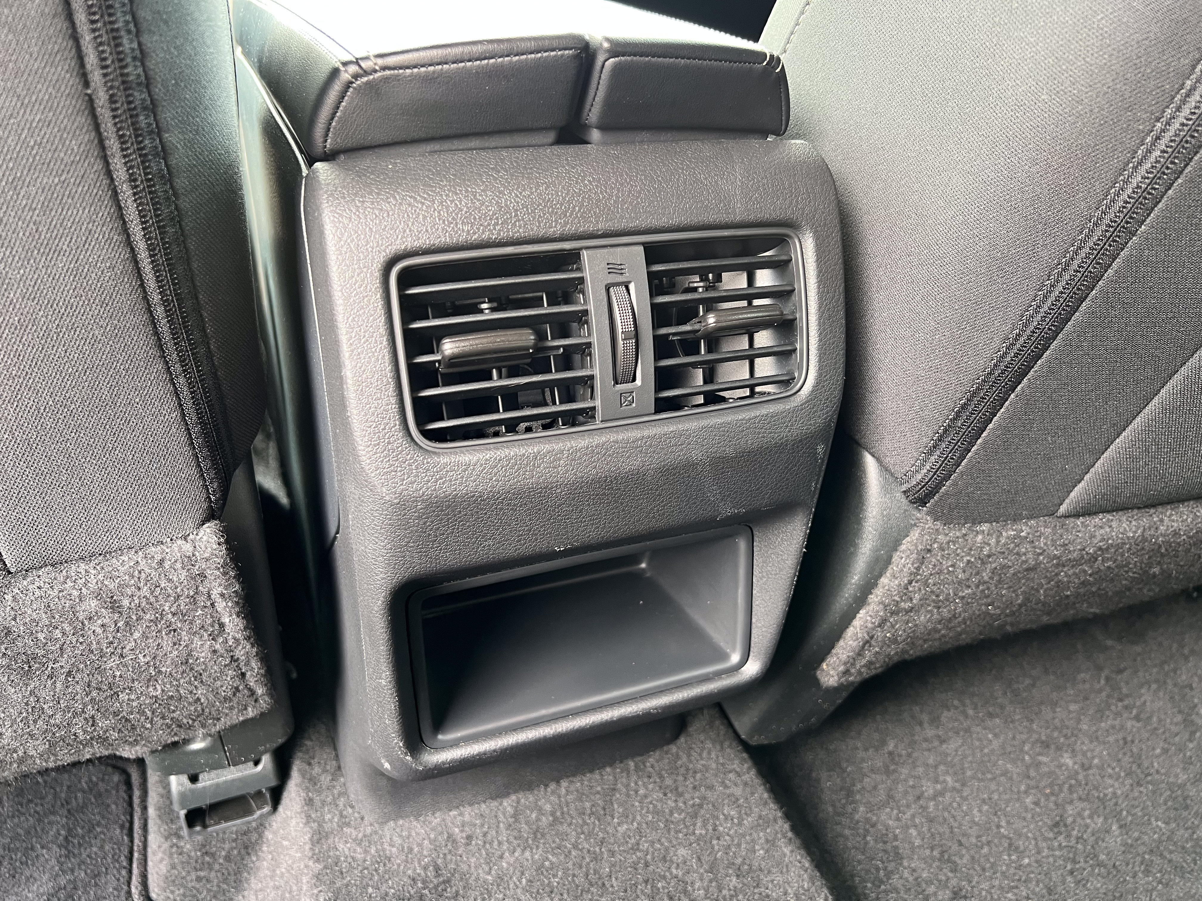Used 2024 Nissan Rogue S AWD/4WD image 26