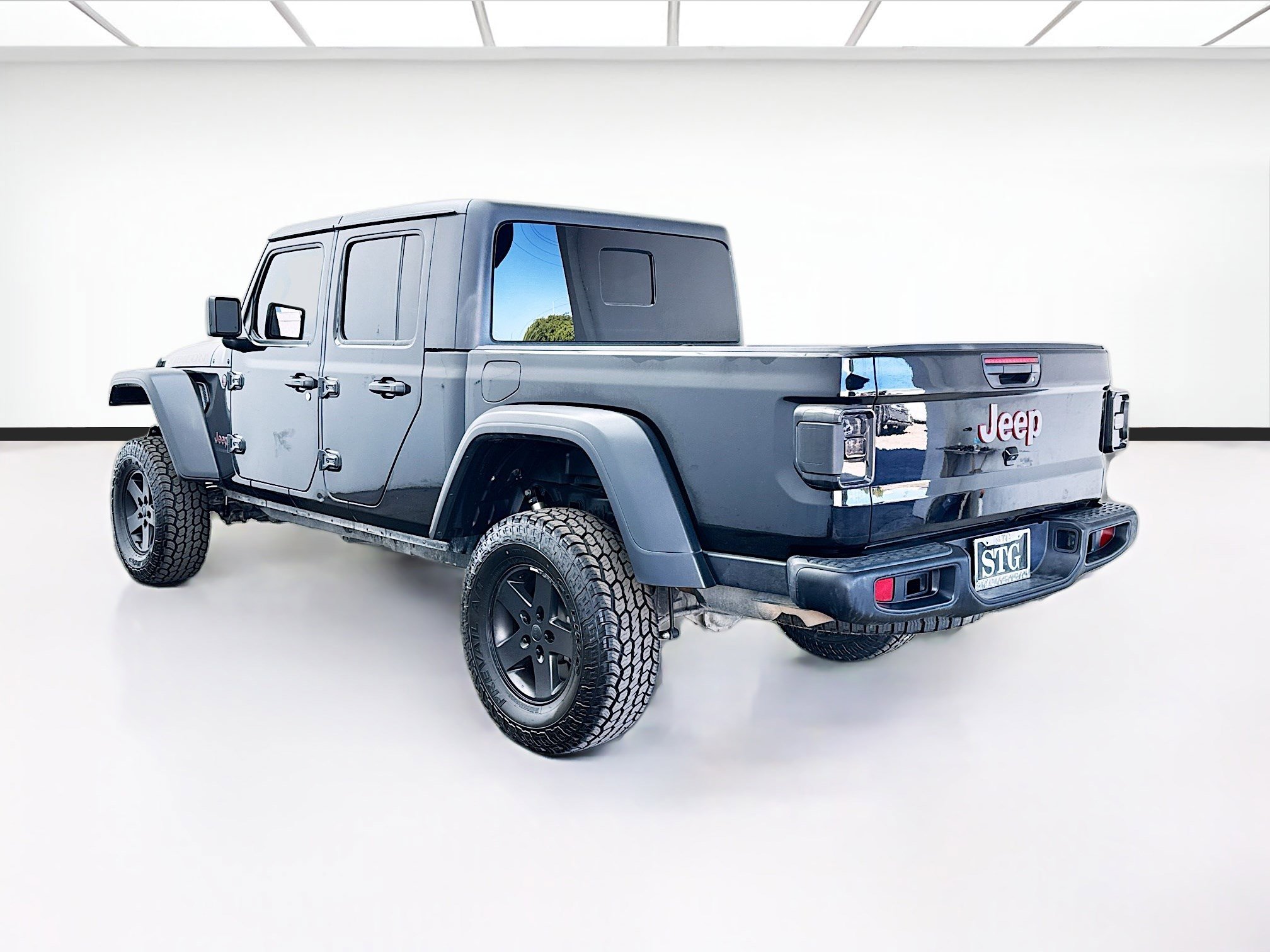 Used 2021 Jeep Gladiator Rubicon w/ Trailer Tow Package AWD/4WD image 6