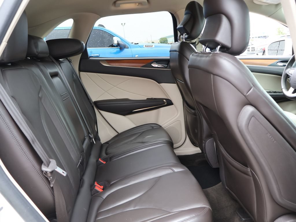 Used 2019 Lincoln MKC Select w/ Select Plus Package FWD image 11