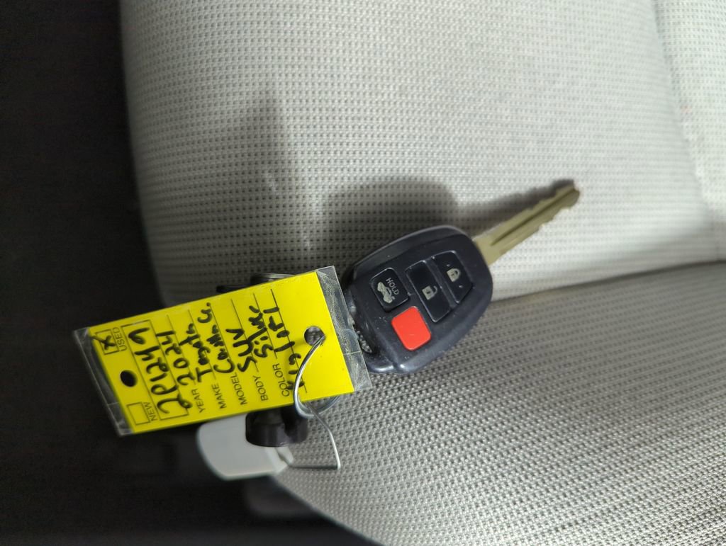 Used 2024 Toyota Corolla Cross L image 23