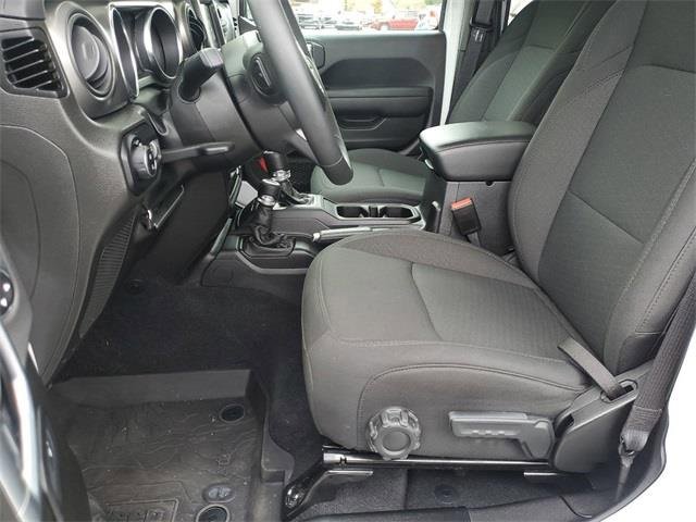 New 2023 Jeep Gladiator Willys image 13