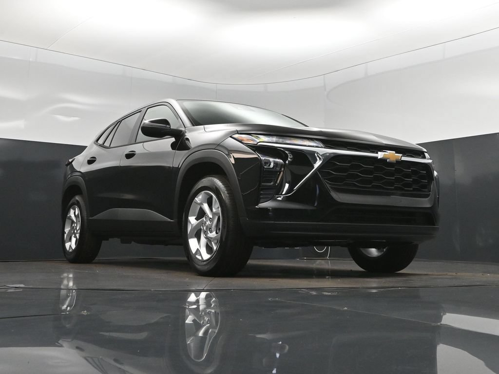 New 2026 Chevrolet Trax LS w/ LS Convenience Package FWD image 44