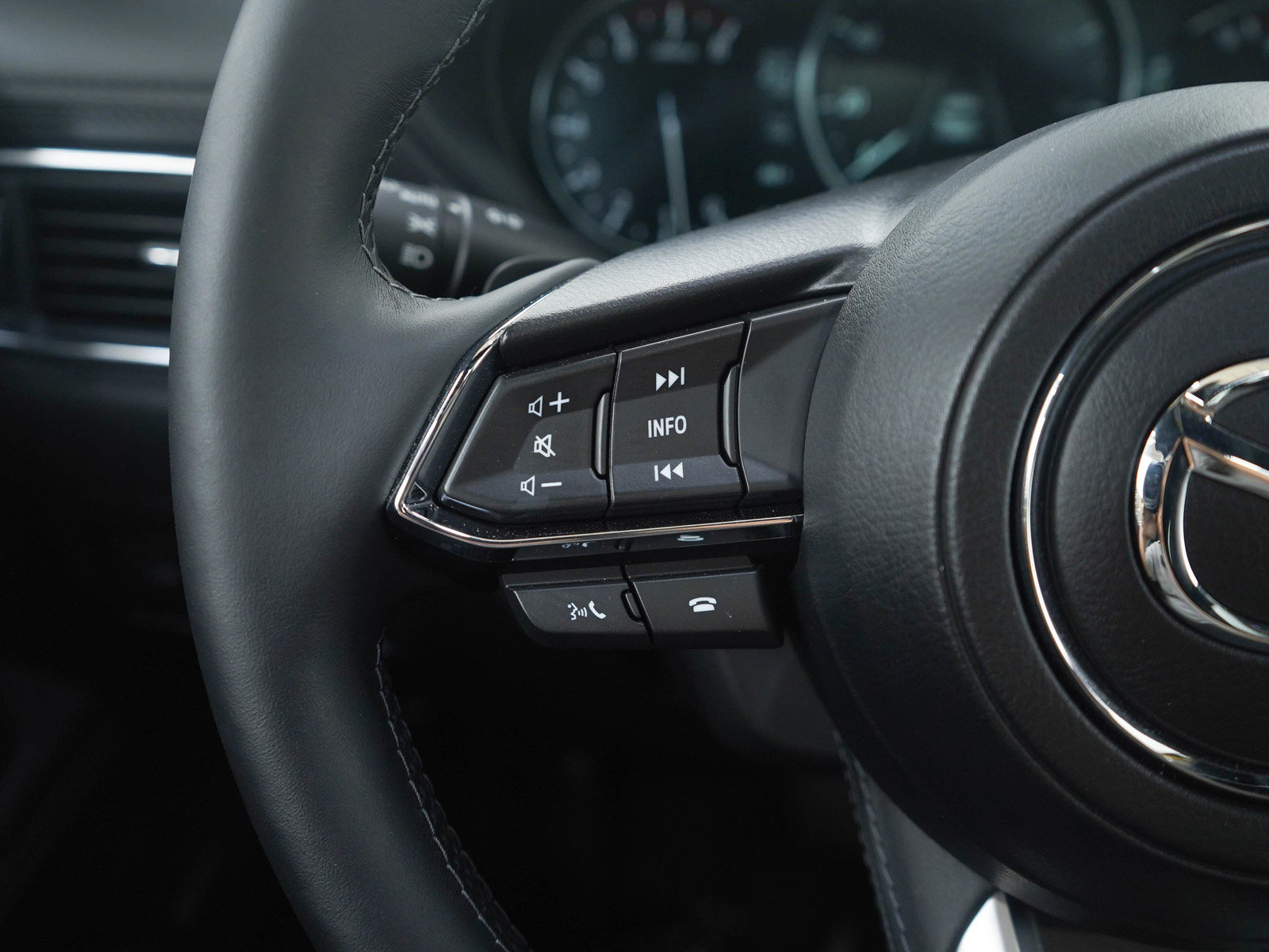 Certified 2025 MAZDA CX-5 Signature image 26