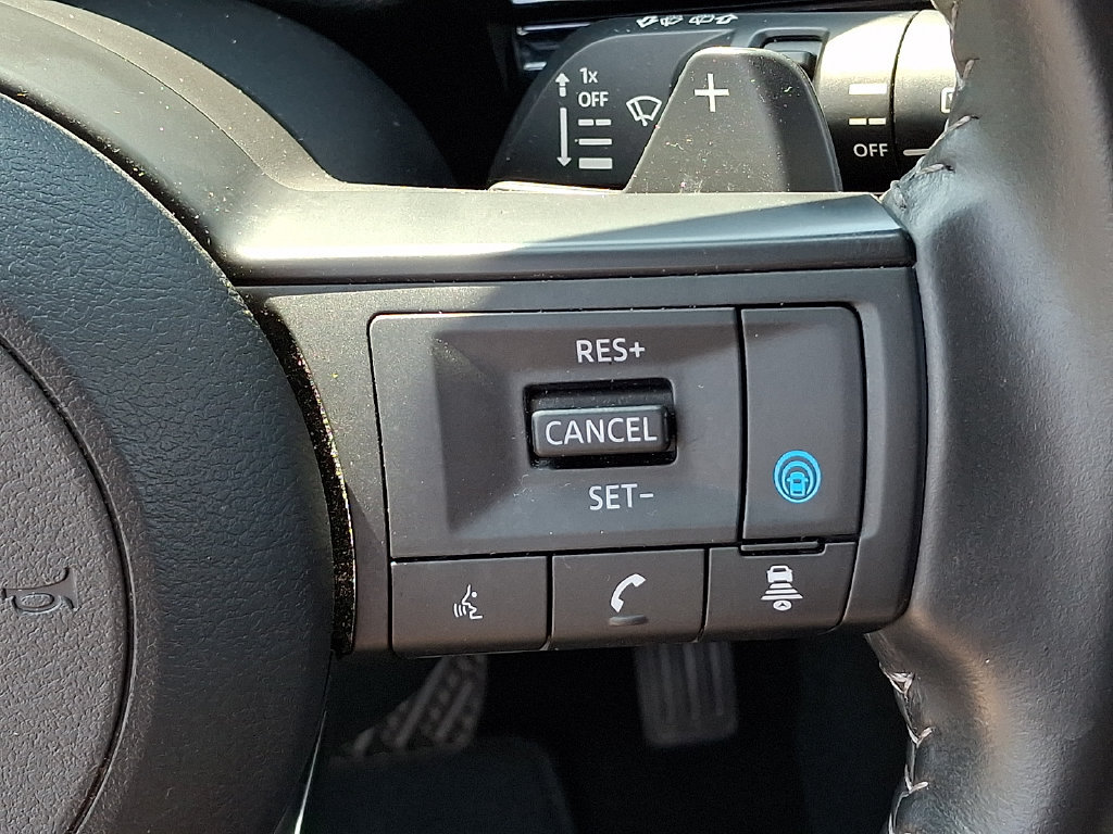 Used 2025 Nissan Pathfinder SV AWD/4WD image 21