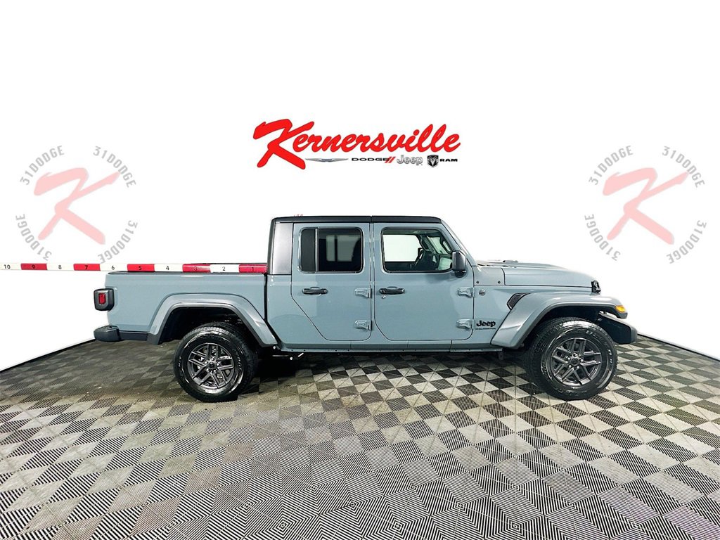 New 2025 Jeep Gladiator Sport image 8