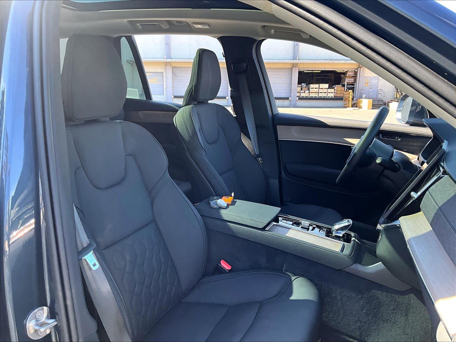 Used 2026 Volvo XC90 B5 Plus w/ Protection Package AWD/4WD image 10