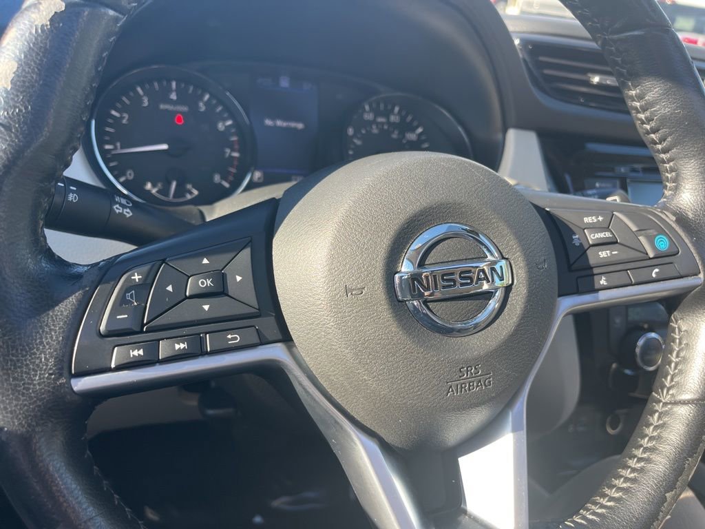 Used 2020 Nissan Rogue Sport SL w/ Premium Package image 17