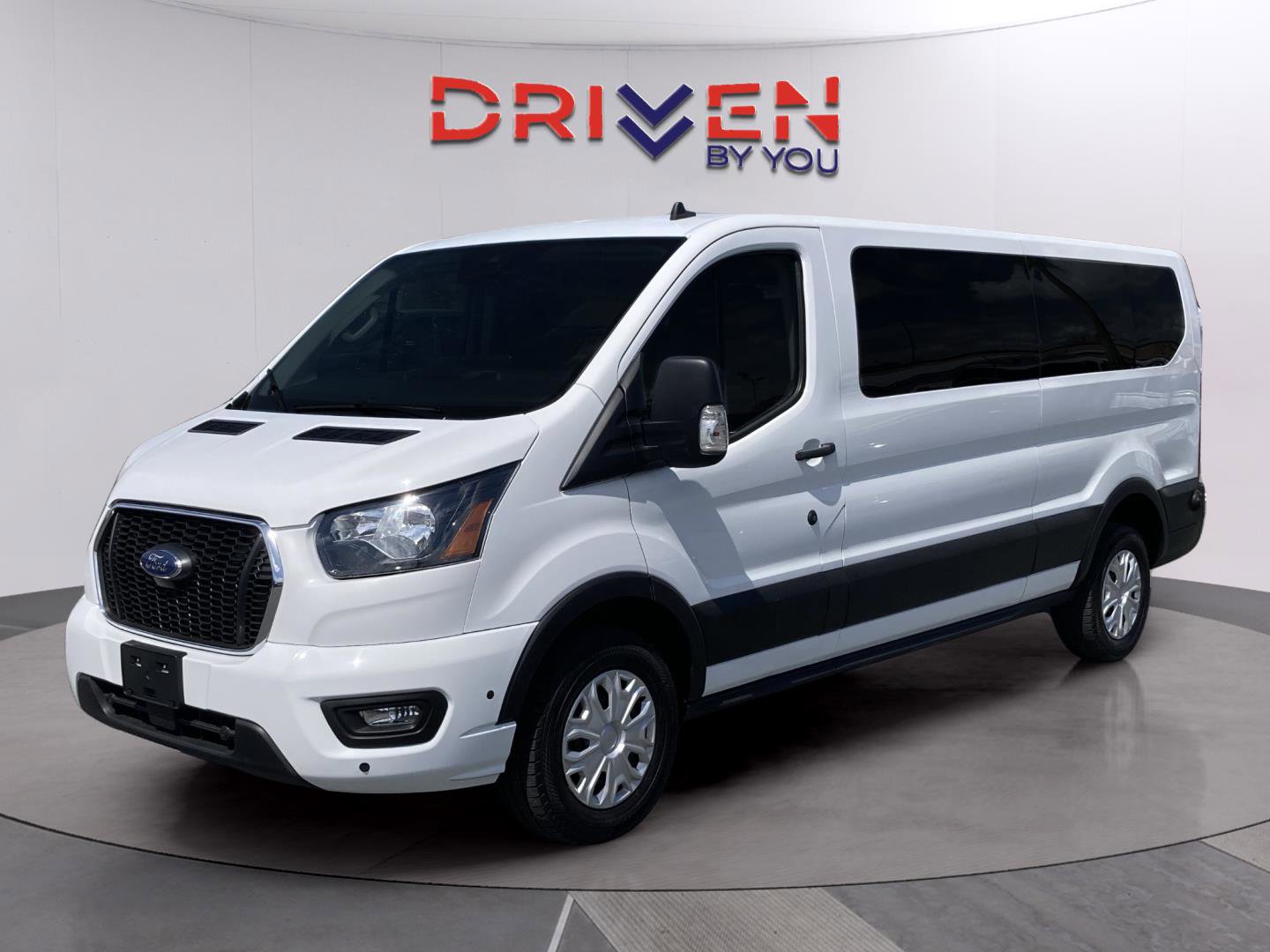 Used 2024 Ford Transit 350 XLT image 2