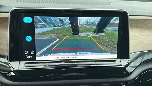 Used 2024 Volkswagen Atlas SE image 12